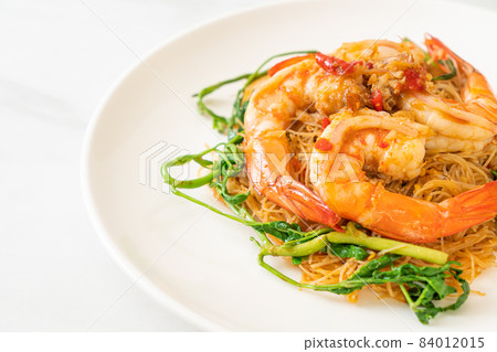 Stir-fried rice vermicelli and water mimosa with shrimps Stir-fried rice vermicelli and water mimosa with shrimps 84012015