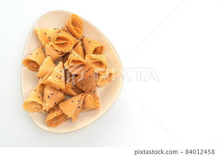 crispy coconut roll - Asian snack crispy coconut roll - Asian snack 84012458