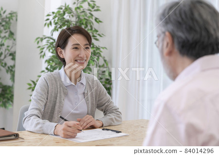 Care manager who conducts long-term care insurance certification survey Long-term care support specialist Care manager who conducts long-term care insurance certification survey Long-term care support specialist 84014296