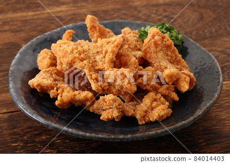 Crisp fried chicken skin 84014403