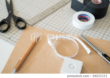 Image of craft tools 84015151