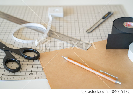 Image of craft tools Image of craft tools 84015182