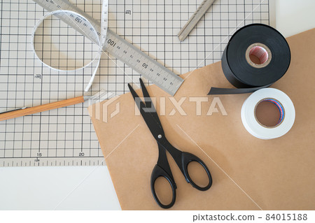 Image of craft tools 84015188