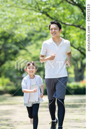 Parents who jog Parents who jog 84015819