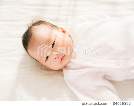 Lying baby Lying baby 84016592