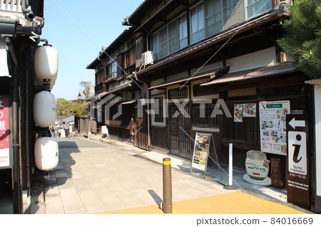 Retro cityscape Yumekaze Plaza 84016669