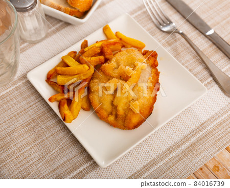 Goat cheese and pepper booklets with fries Goat cheese and pepper booklets with fries 84016739