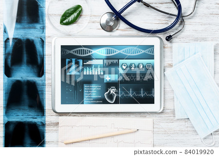 Medical diagnostics in modern hospital. 84019920