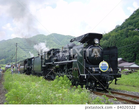 Take a break at Shinome Station on the JR Yamaguchi Line, the double-headed SL Yamaguchi 84020322