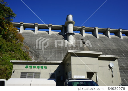 秋天的早川水壩風景 秋天的早川水壩風景 84020976