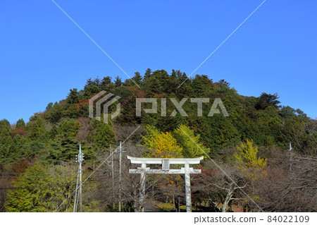 浪漫的茨城(愛宕山,曾被稱為岩間山。山頂有愛宕神社,流傳著天狗的傳說。) 笠間市 浪漫的茨城(愛宕山,曾被稱為岩間山。山頂有愛宕神社,流傳著天狗的傳說。) 笠間市 84022109