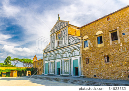 Abbazia di San Miniato al Monte basilica, Palazzo dei Vescovi Palace of Bishops in Parco della Rimembranza park Abbazia di San Miniato al Monte basilica, Palazzo dei Vescovi Palace of Bishops in Parco della Rimembranza park 84022883