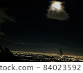 夜景和月亮 84023592