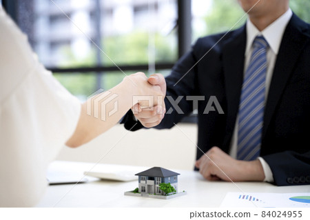 Business men business negotiations real estate 84024955