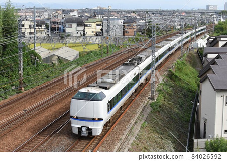 四線東海道本線名神交叉，特快雷鳥 84026592