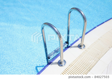 Ladder stainless handrails for descent into swimming pool safely 84027503