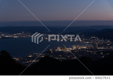 Night view of Lake Biwa 84027631