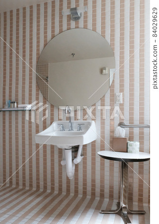 A lavatory A lavatory 84029629