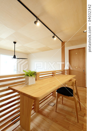 Designer's House Fashionable 2nd floor corridors and halls 84032342