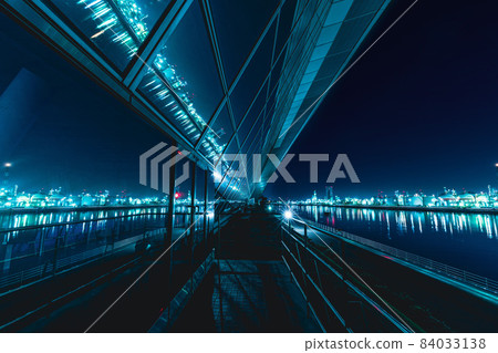 Yokkaichi City Night view of the factory reflected in the Yokkaichi Dome Yokkaichi City Night view of the factory reflected in the Yokkaichi Dome 84033138