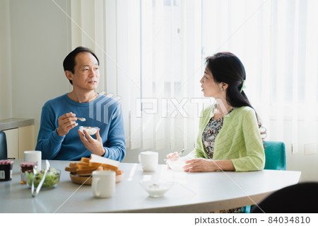 情侶的早餐是亮的 84034810