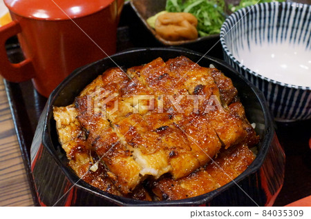 Eel dishes that look delicious Eel dishes that look delicious 84035309