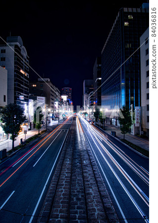 Traces of light in Hiroshima 84036816