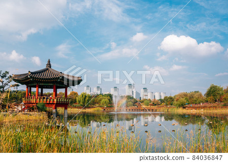 Hanbat Arboretum, Pond and traditional pavilion at autumn in Daejeon, Korea Hanbat Arboretum, Pond and traditional pavilion at autumn in Daejeon, Korea 84036847
