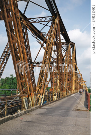 Long Bien Bridge / Vietnam / Hanoi Long Bien Bridge / Vietnam / Hanoi 84038405