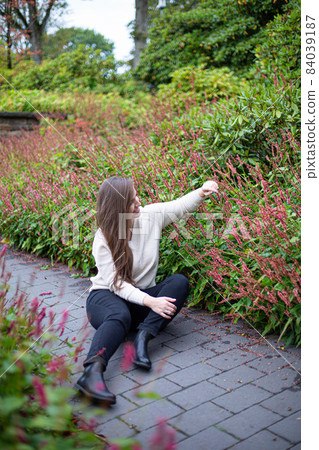 White young european woman in park 84039187
