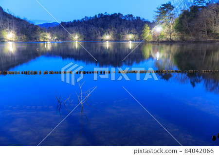 Scenery of Kyoto Takaragaike 84042066