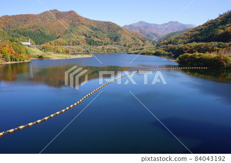 秋天的早川水壩風景 秋天的早川水壩風景 84043192