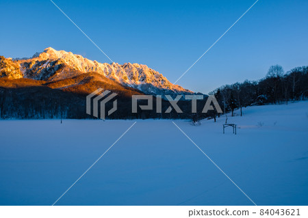 Dawn of Mt. Togakushi (winter) Dawn of Mt. Togakushi (winter) 84043621