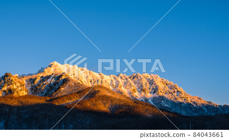 Dawn of Mt. Togakushi (winter) 84043661