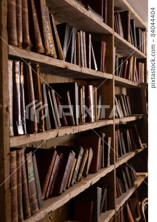Secondhand book Secondhand book 84044404