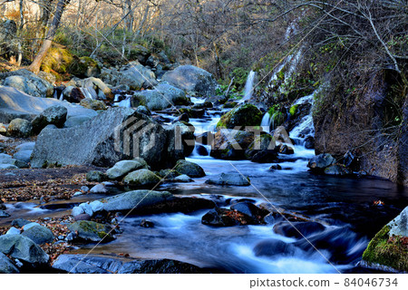 深秋的川俁河谷 深秋的川俁河谷 84046734