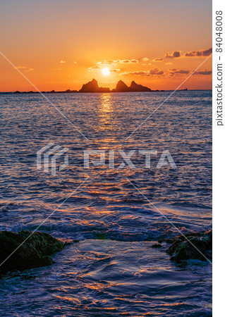 （神奈川縣）曼祖魯半島和三石海岸的日出 84048008