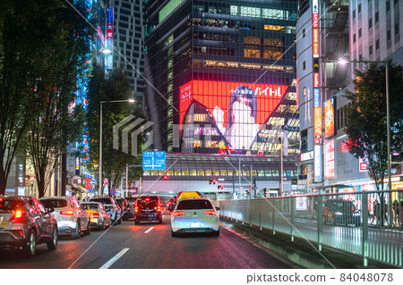《東京》夜晚的澀谷，繁華的鬧市區 84048078