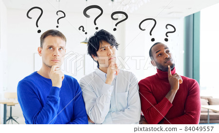 疑慮重重的跨國人 84049557