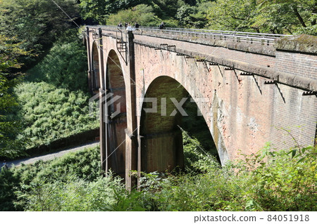 橫跨信越線最難路段的梅根橋(臼井三號橋) 橫跨信越線最難路段的梅根橋(臼井三號橋) 84051918