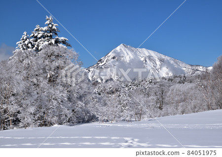 從戶隱高原看高津山 從戶隱高原看高津山 84051975