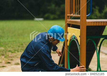 Inspection of playset in park facilities Inspection of playset in park facilities 84052185