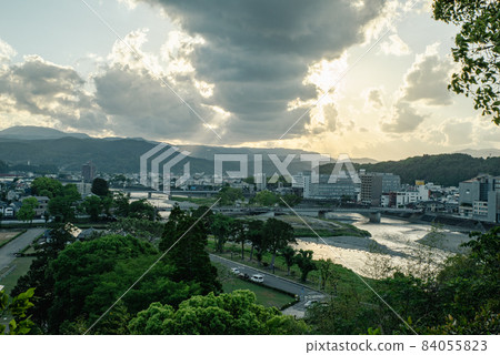 從人吉城看人吉市的街景 從人吉城看人吉市的街景 84055823