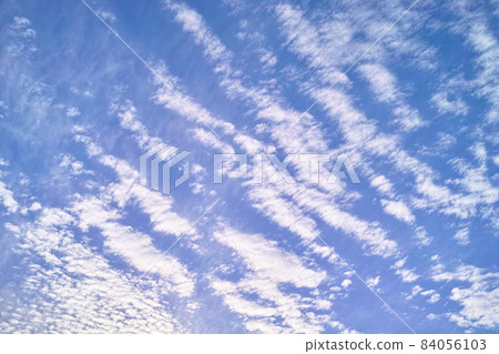 藍色的天空和雲圖像 藍色的天空和雲圖像 84056103
