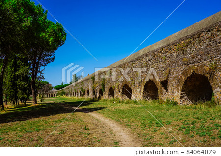 Roman Suidobashi Park with a blue sky (Ack Edotti Park) 84064079