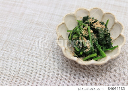 Spinach marinated in sesame paste  84064383