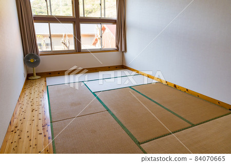 Tatami Japanese-style room elementary school night duty room 84070665