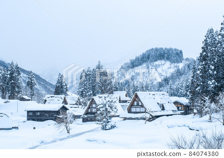 Ainokura Gassho-zukuri Village (Winter) 84074380