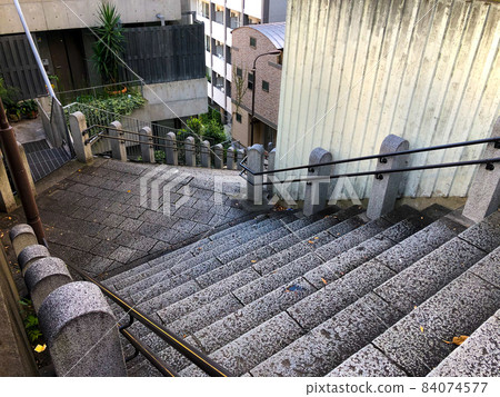Tokyo Ochanomizu / Onnazaka 84074577