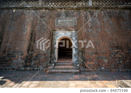Gate at the flagtower (Cột cờ Hà Nội) 84075596